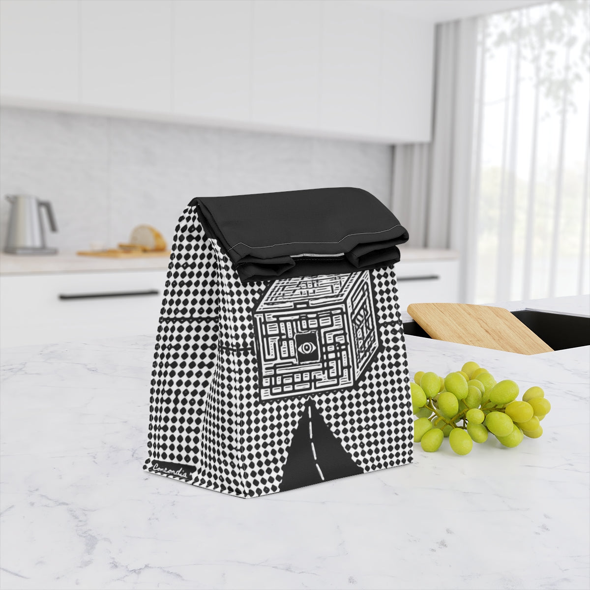 Customizable Polyester Lunch Bag with Magnetic Closure - Water-Resistant and Insulated